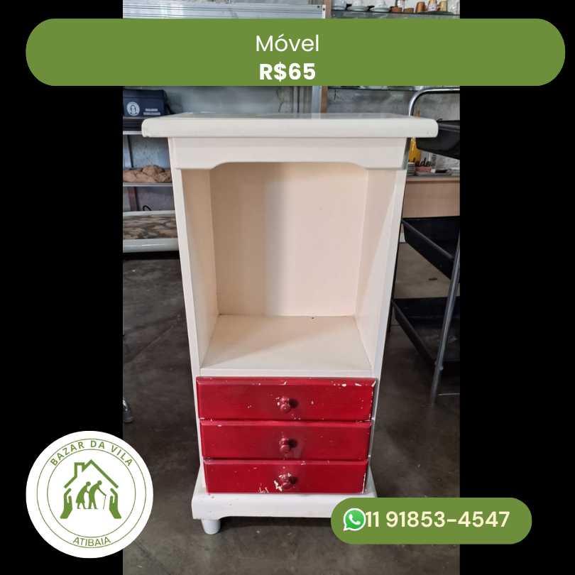 Móvel com 3 gavetas